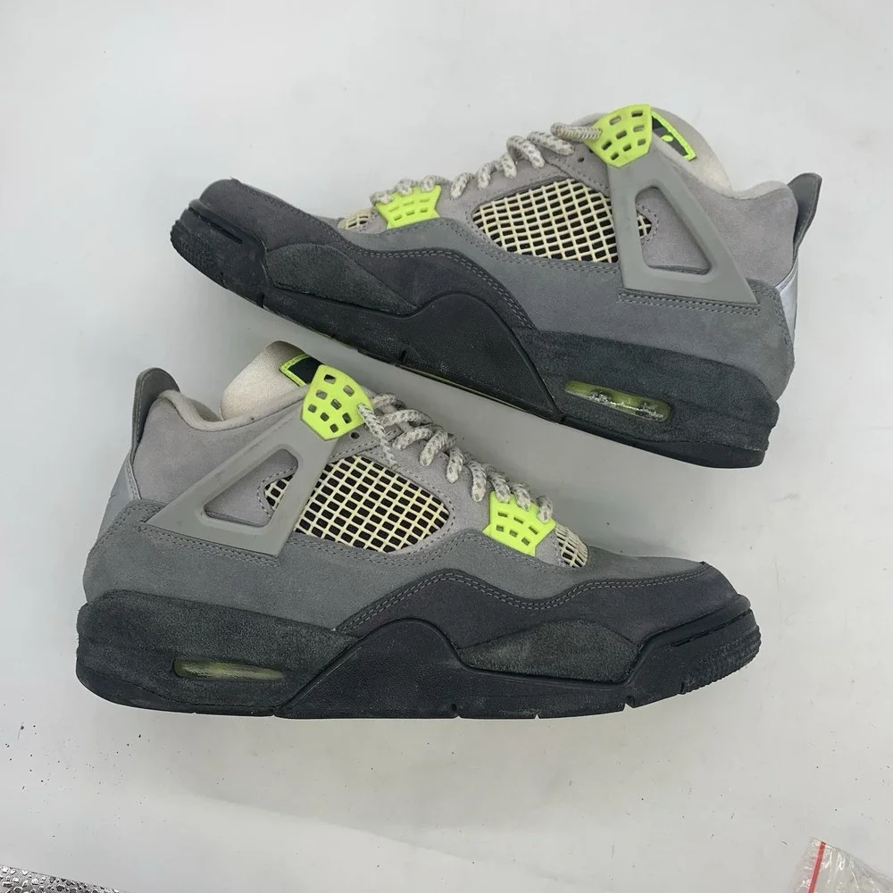 Jordan 4 Retro SE Mid Neon 95 Mens 8 Used Jordan 4 NEON Flaws Suede No Creases